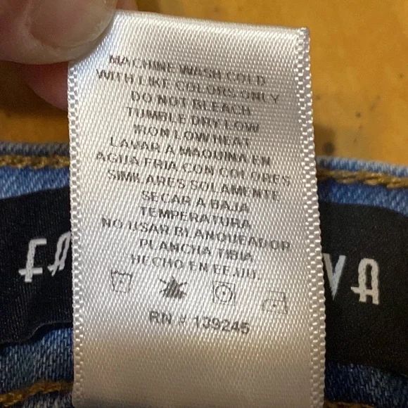 Fashion Nova Jeans - Distressed High Waisted Skinny Women’s 9/W28 - Picture 11 of 15